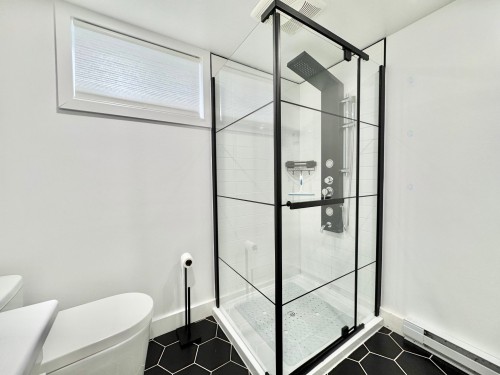 Salle de bains - 113 Rue Des Sources, Témiscaming, QC - Indoor Photo Showing Other Room