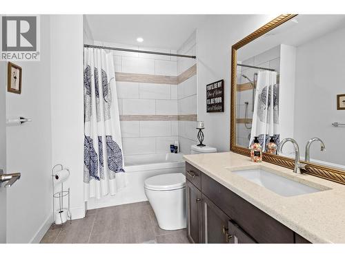 Common 4 pce bathroom - 2nd floor. - 647 Mt Ida Drive, Coldstream, BC 