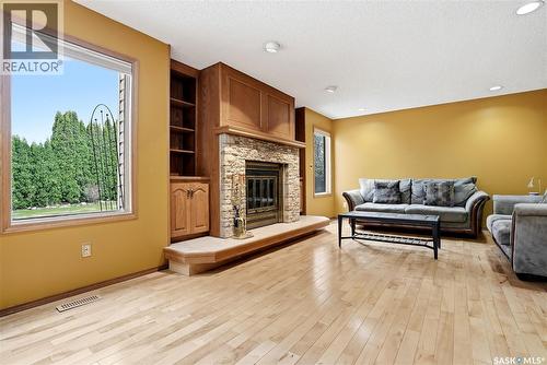 540 Nesslin Crescent, Saskatoon, SK - Indoor Photo Showing Living Room With Fireplace