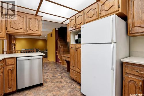 540 Nesslin Crescent, Saskatoon, SK - Indoor Photo Showing Kitchen