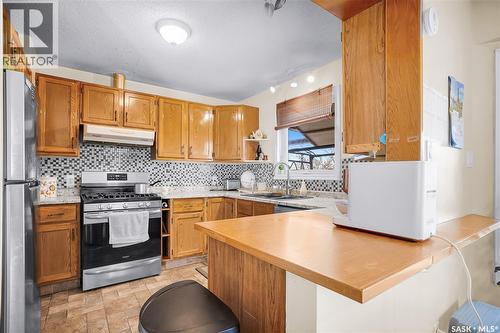 370 Kellins Crescent, Saskatoon, SK - Indoor Photo Showing Kitchen