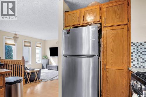 370 Kellins Crescent, Saskatoon, SK - Indoor Photo Showing Kitchen