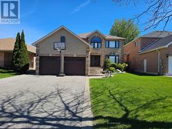 4 CHANTAL STREET Barrie, ON L4N 9S4