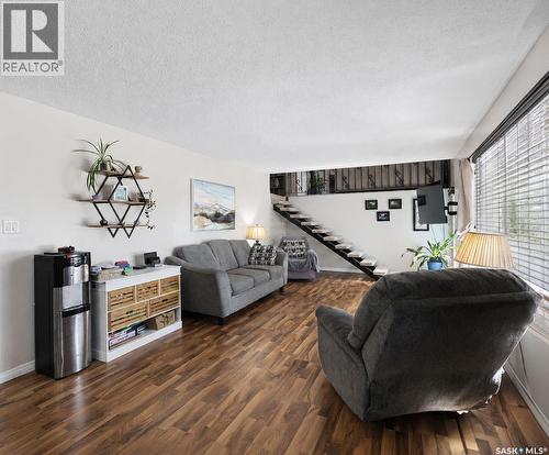 312 20Th Street E, Prince Albert, SK - Indoor Photo Showing Living Room