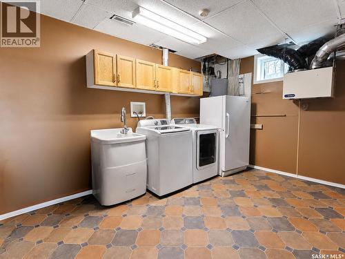 312 20Th Street E, Prince Albert, SK - Indoor Photo Showing Laundry Room