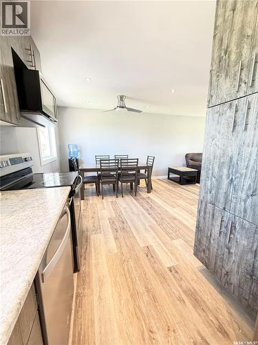 536 Mcgillivray Drive, Weyburn, SK - Indoor Photo Showing Kitchen
