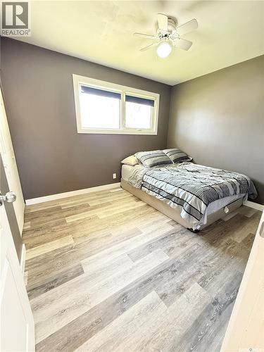 536 Mcgillivray Drive, Weyburn, SK - Indoor Photo Showing Bedroom