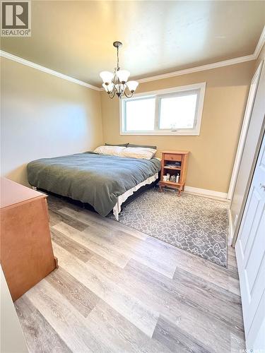 536 Mcgillivray Drive, Weyburn, SK - Indoor Photo Showing Bedroom