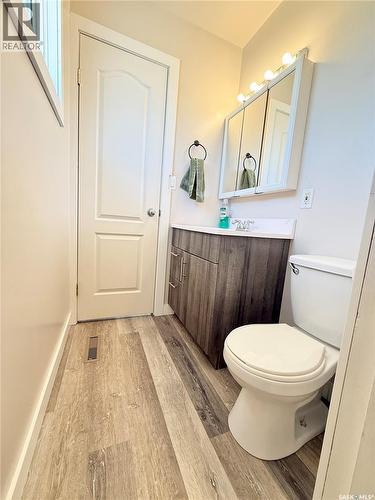 536 Mcgillivray Drive, Weyburn, SK - Indoor Photo Showing Bathroom
