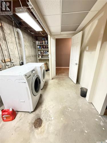 536 Mcgillivray Drive, Weyburn, SK - Indoor Photo Showing Other Room
