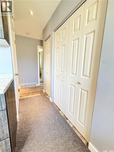 536 Mcgillivray Drive, Weyburn, SK - Indoor Photo Showing Other Room