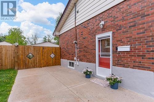 98 Duncombe Drive, Hamilton, ON - Outdoor With Exterior