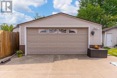 98 Duncombe Drive, Hamilton, ON - Outdoor With Exterior