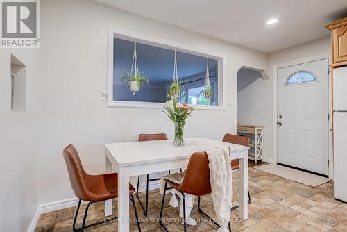 98 Duncombe Drive, Hamilton, ON - Indoor Photo Showing Dining Room