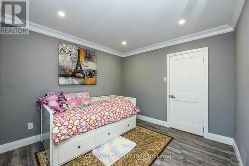 1443 Saginaw Crescent, Mississauga, ON - Indoor Photo Showing Bedroom