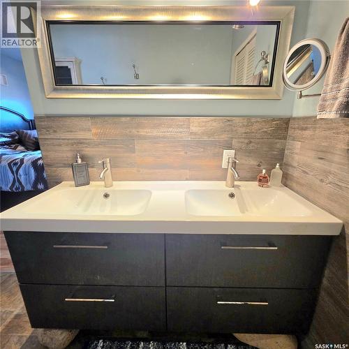 868 Conroy Place, Prince Albert, SK - Indoor Photo Showing Bathroom