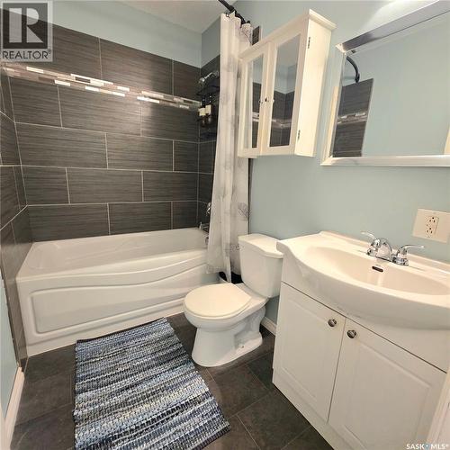 868 Conroy Place, Prince Albert, SK - Indoor Photo Showing Bathroom