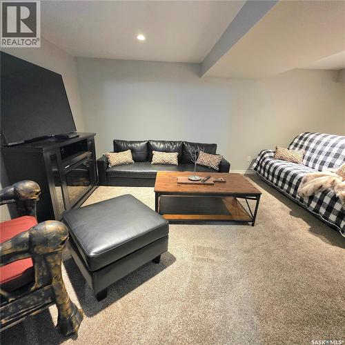 868 Conroy Place, Prince Albert, SK - Indoor