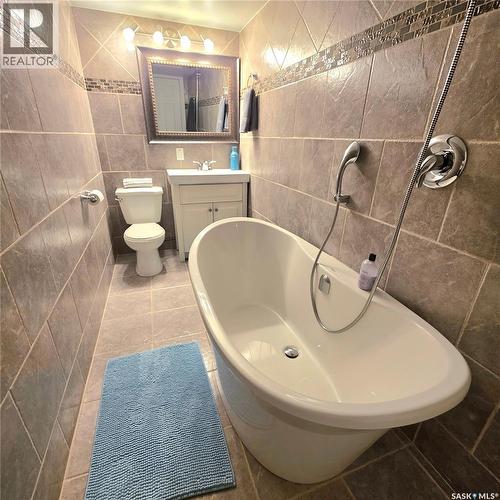 868 Conroy Place, Prince Albert, SK - Indoor Photo Showing Bathroom