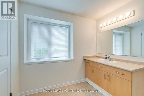 64 Templewood Drive, Kitchener, ON - Indoor Photo Showing Bathroom