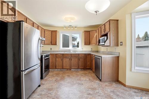 227 Flavelle Crescent, Saskatoon, SK - Indoor Photo Showing Kitchen