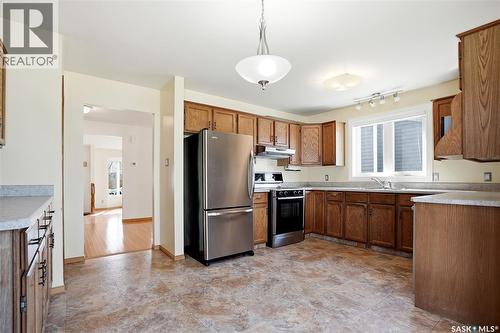 227 Flavelle Crescent, Saskatoon, SK - Indoor Photo Showing Kitchen