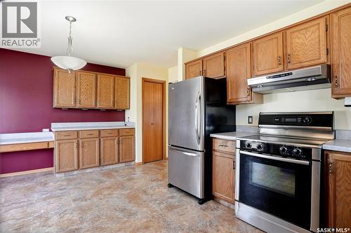 227 Flavelle Crescent, Saskatoon, SK - Indoor Photo Showing Kitchen With Stainless Steel Kitchen