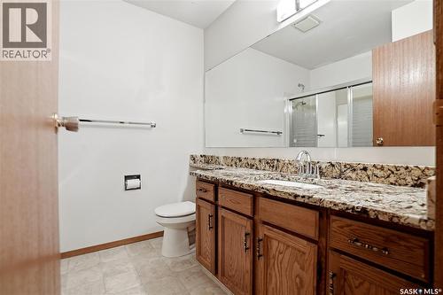 227 Flavelle Crescent, Saskatoon, SK - Indoor Photo Showing Bathroom
