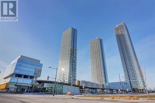 2908 - 5 BUTTERMILL AVENUE  Vaughan, ON L4K 0M5