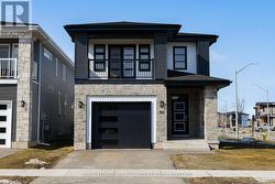 33 WALDEN POND DRIVE Loyalist (Amherstview), ON K7N 0E7