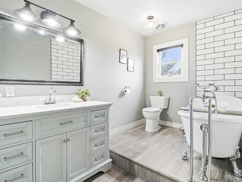 11659 Highway 16, Boylston, NS 