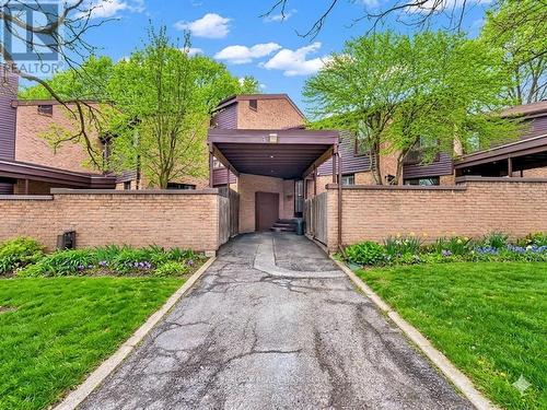 3 - 28 UNDERHILL CRESCENT  Kitchener, ON N2A 2S8