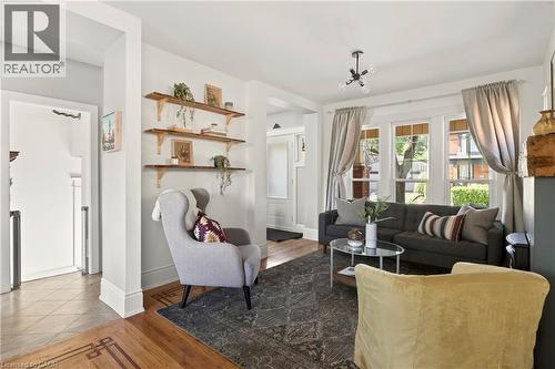 116 Homewood Avenue, Hamilton, ON - Indoor Photo Showing Living Room