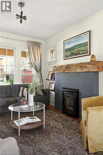 116 Homewood Avenue, Hamilton, ON - Indoor Photo Showing Living Room