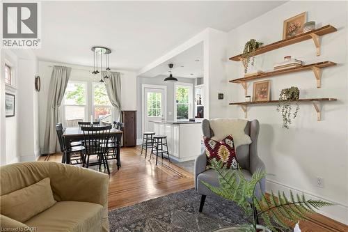 116 Homewood Avenue, Hamilton, ON - Indoor Photo Showing Living Room