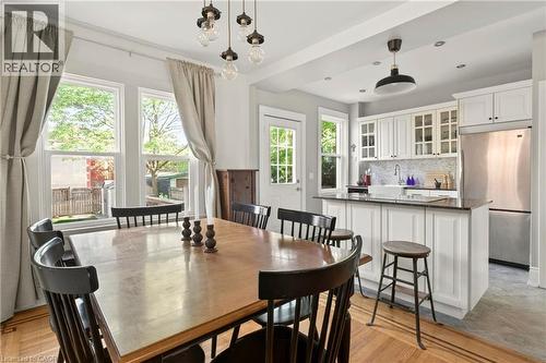 116 Homewood Avenue, Hamilton, ON - Indoor Photo Showing Dining Room