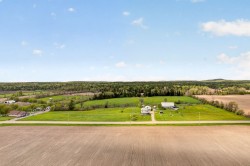 1078 Ch. Cadieux  L'Ange-Gardien, QC J8L 0P7