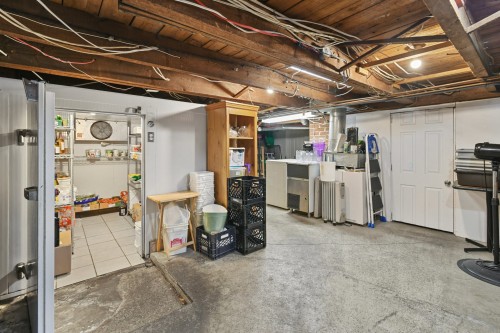 Commerce - 579 Av. Notre-Dame, Saint-Lambert, QC - Indoor Photo Showing Basement
