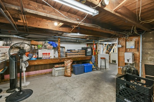 Commerce - 579 Av. Notre-Dame, Saint-Lambert, QC - Indoor Photo Showing Basement