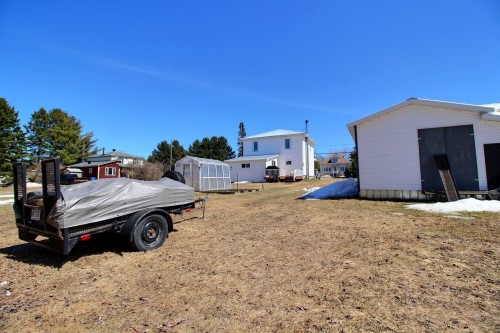 Cour - 35 Rue Principale, Moffet, QC 