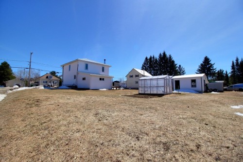 Cour - 35 Rue Principale, Moffet, QC 