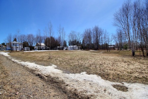 Cour - 35 Rue Principale, Moffet, QC 