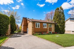 320 Rue Brosseau La Prairie, QC J5R 4M5