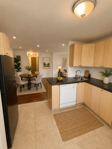 Cuisine - 575A 90E Avenue, Montréal (Lasalle), QC - Indoor Photo Showing Kitchen