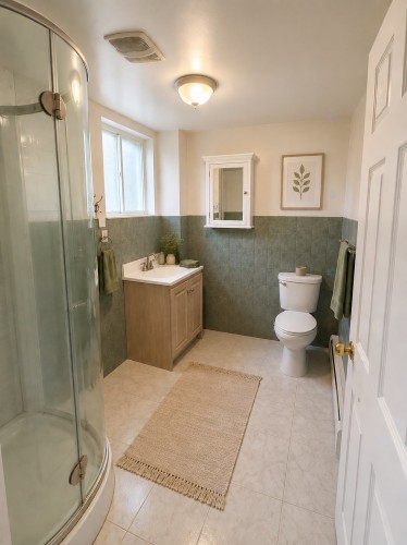 Salle de bains - 575A 90E Avenue, Montréal (Lasalle), QC - Indoor Photo Showing Bathroom