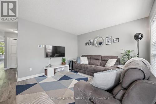 Living Room - 511 Dansbury Drive, Waterloo, ON - Indoor Photo Showing Living Room
