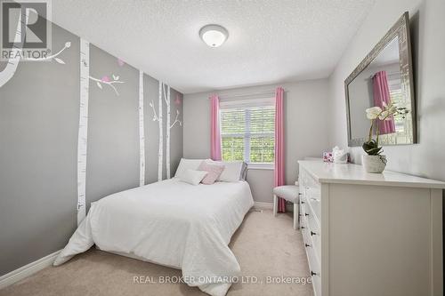 Secondary Bedroom - 511 Dansbury Drive, Waterloo, ON - Indoor Photo Showing Bedroom