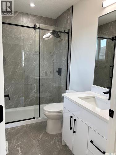 222 Veterans Drive, Warman, SK - Indoor Photo Showing Bathroom