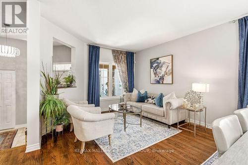 278 Kiwanis Court, Ottawa, ON - Indoor Photo Showing Living Room
