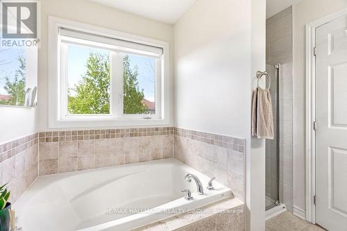 278 Kiwanis Court, Ottawa, ON - Indoor Photo Showing Bathroom